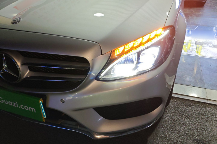 奔驰C级 2017款 C 200 L 运动版局部细节36