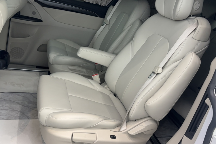 别克GL8 2023款 ES陆尊 舒适型中控内饰7003