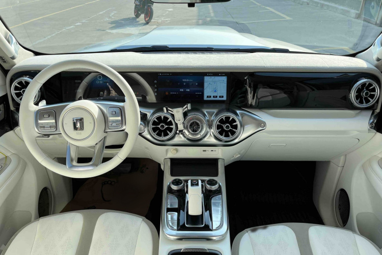 超境汽车 共创坦克300 2021款 2.0T 赛博坦克中控内饰7007