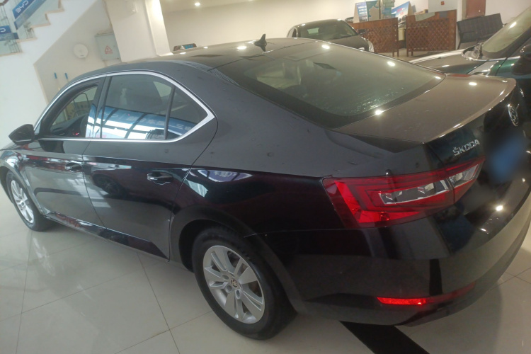 斯柯达 速派 2016款 TSI280 DSG前行版车身外观4