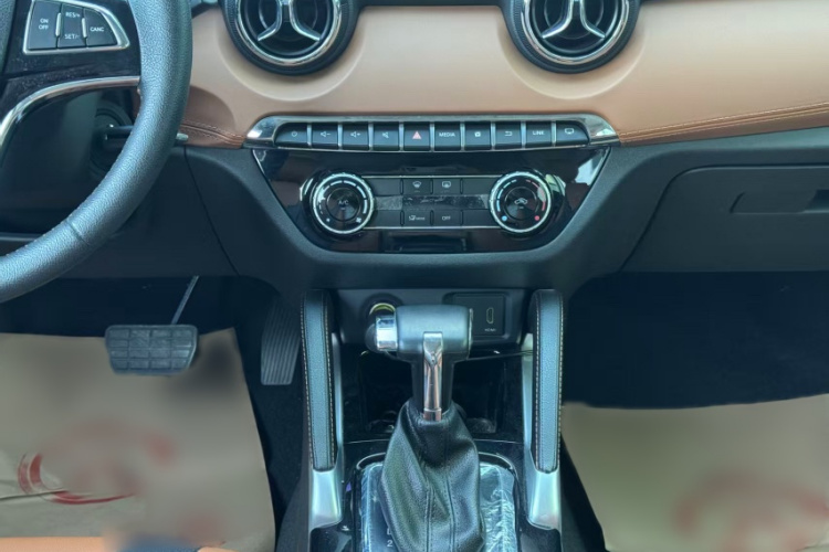 北京汽车 绅宝X35 2016款 1.5L 自动豪华版中控内饰7002