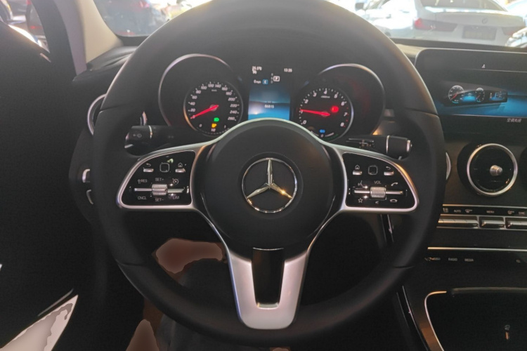 奔驰C级 2019款 C 260 L 运动版局部细节13