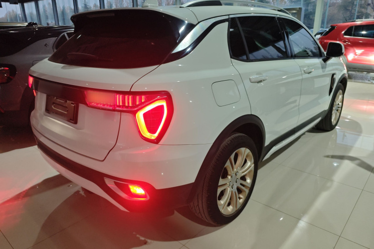 领克01 2017款 2.0T 两驱型Pro版车身外观6005