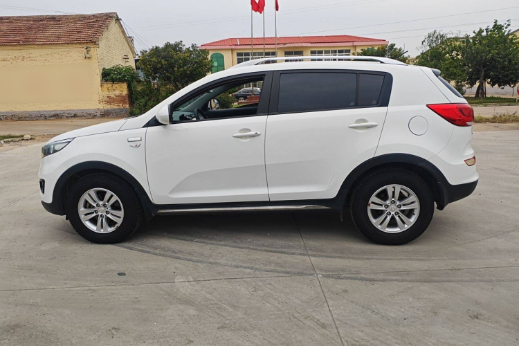 起亚 智跑 2016款 2.0L 自动两驱版GL车身外观4