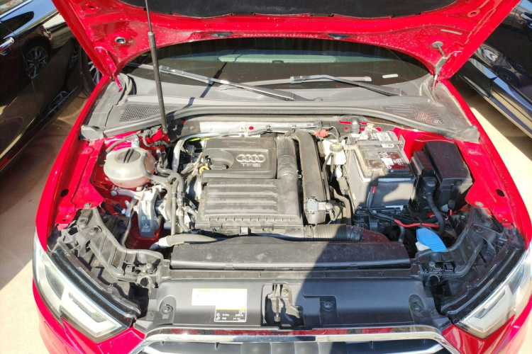 奥迪A3 2019款 Sportback 35 TFSI 进取型 国V机舱底盘24
