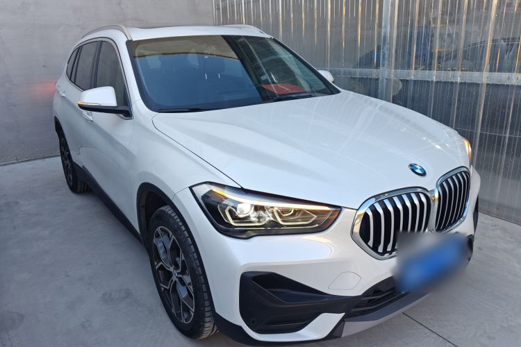 宝马X1 2022款 sDrive25Li 领先型车身外观3