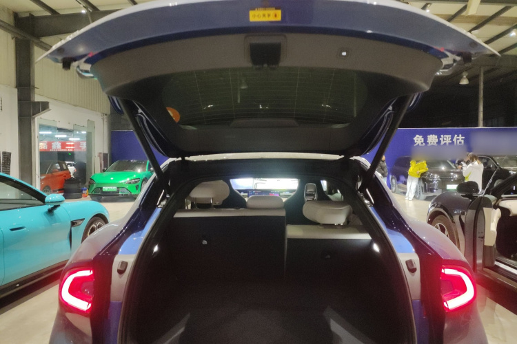 小米汽车 小米YU7 2025款 超长续航后驱版局部细节23