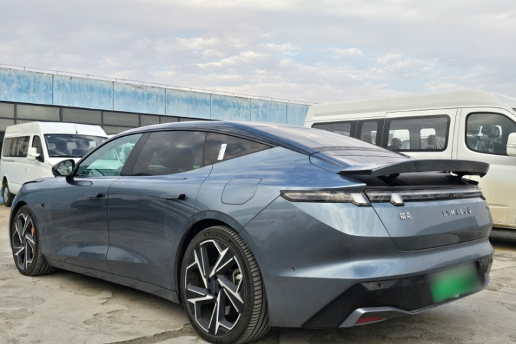 领克Z10 2024款 95kWh 702km四驱智驾Ultra车身外观6002