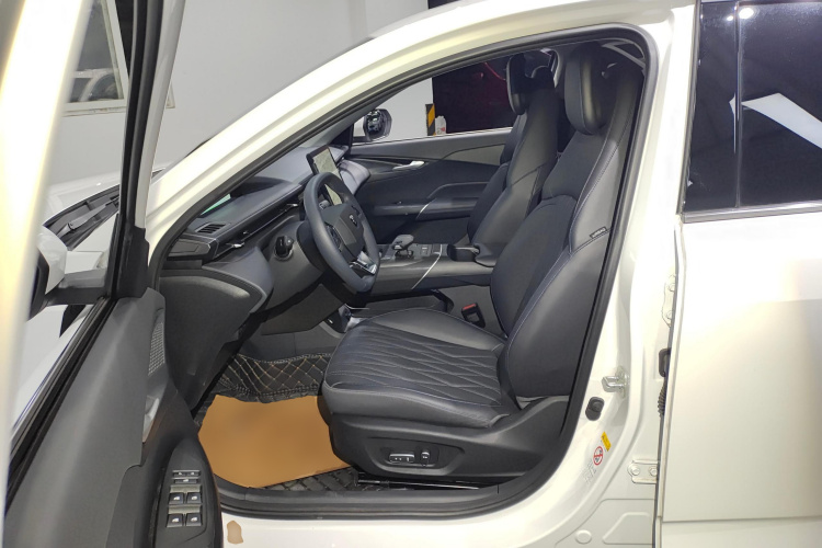 长安 逸动 2024款 1.5T GDI自动 旗舰型中控内饰19