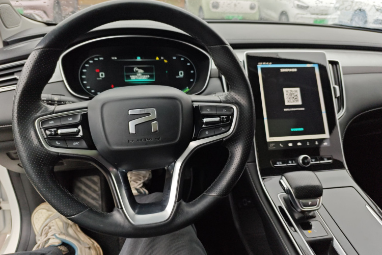 飞凡汽车 飞凡ER6 2021款 新动版 620km 智行版中控内饰12