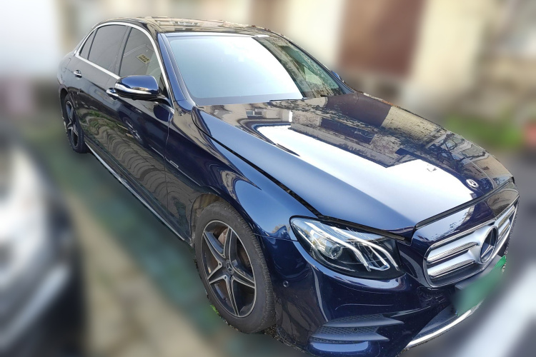 奔驰E级 2020款 改款 E 300 L 运动殊享版车身外观3