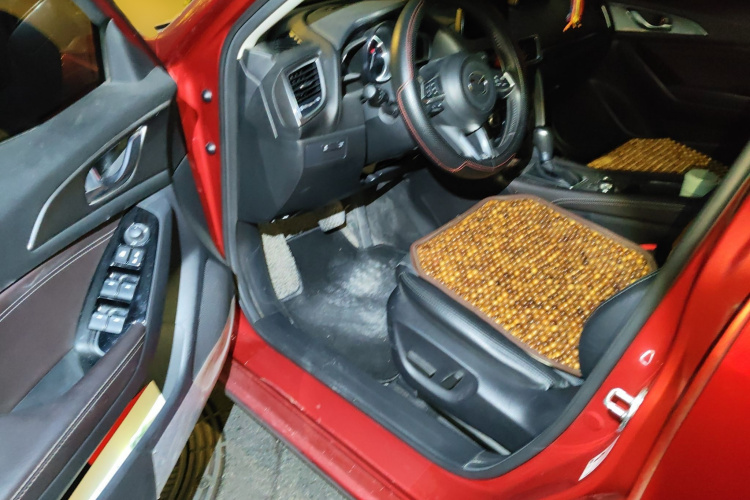 马自达3 昂克赛拉 2017款 两厢 2.0L 自动运动型 国V中控内饰7003