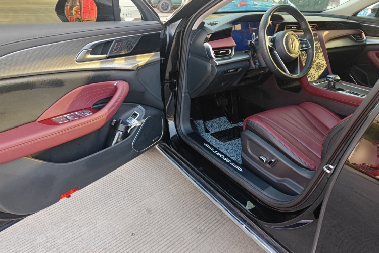 红旗H5 2023款 2.0T 自动智联旗享版中控内饰7003