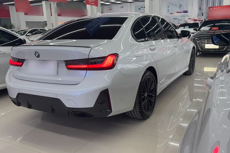 宝马3系 2024款 325Li M运动曜夜套装车身外观6005