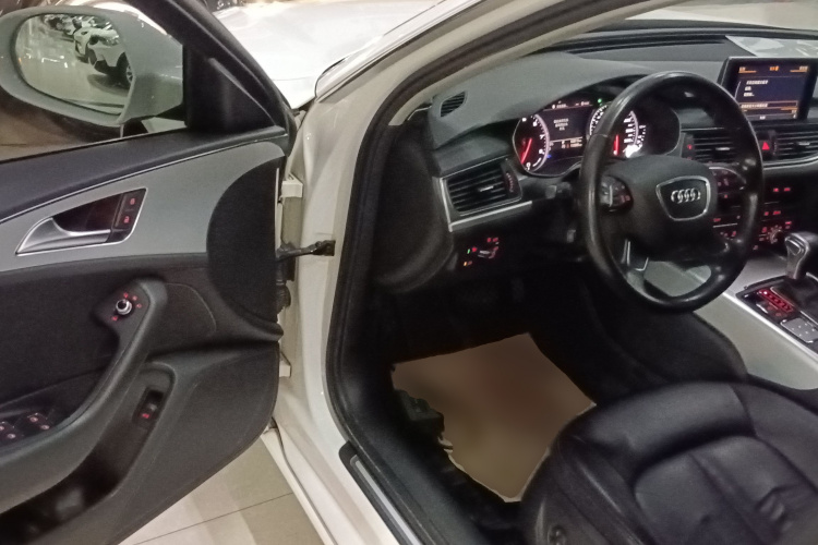 奥迪A6L 2015款 TFSI 百万纪念智领型中控内饰20