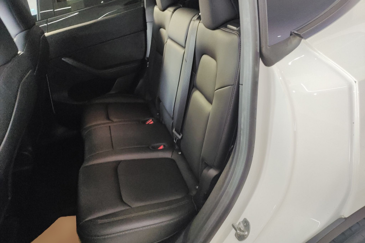 特斯拉 Model Y 2022款 改款 后轮驱动版中控内饰21