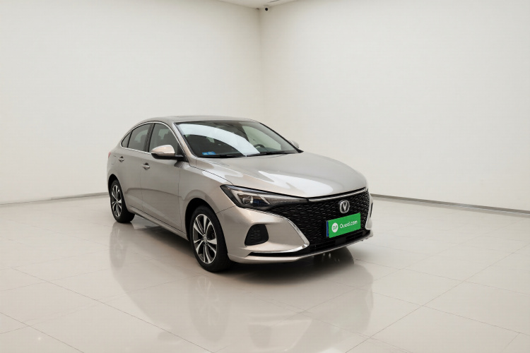 长安 逸动 2020款 PLUS 蓝鲸NE 1.4T GDI DCT尊贵型车身外观3