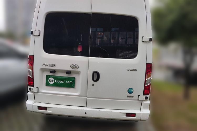 上汽大通MAXUS 新途V80 2023款 2.0T AMT经典傲运通短轴中顶5/6座车身外观6004