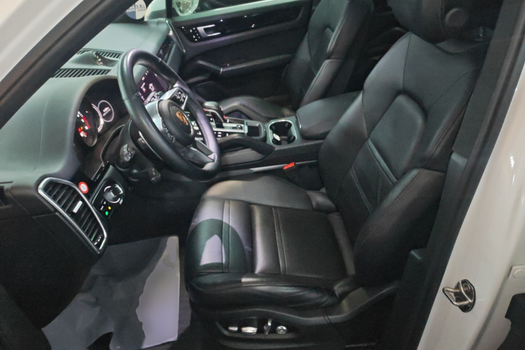 保时捷 2019款 Cayenne 3.0T中控内饰19