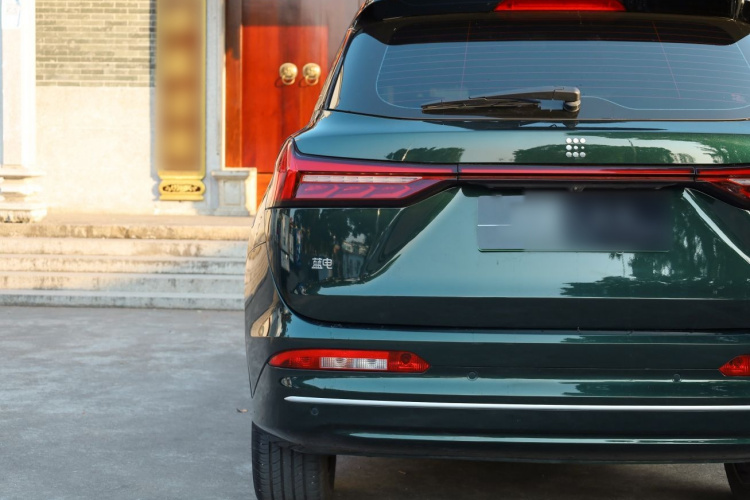 蓝电E5 PLUS 2025款 165km 长续航旅行定制版 7座车身外观6006