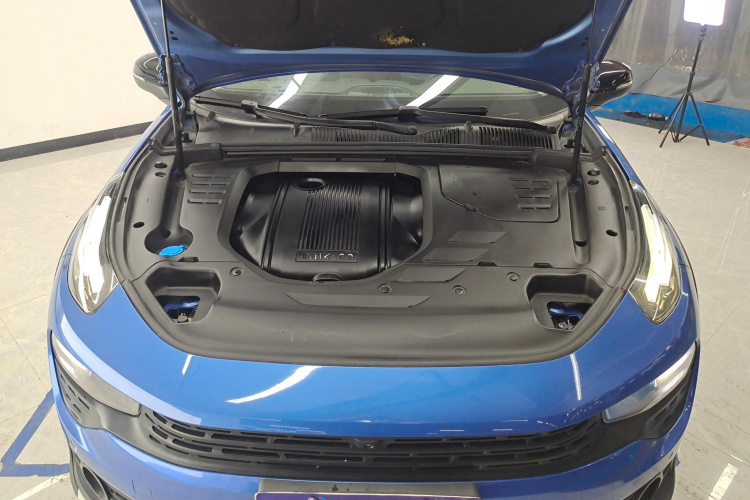 领克02 2018款 1.5T DCT两驱劲Pro版 国V机舱底盘24