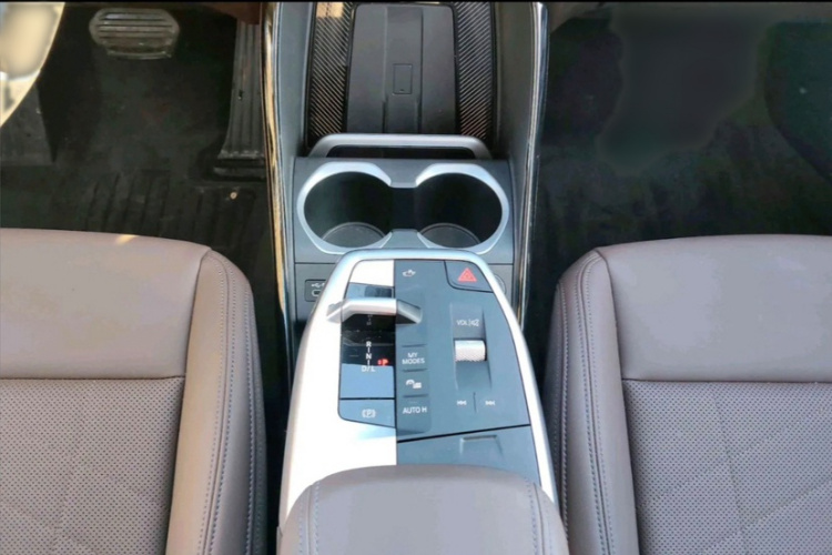 宝马X1 2024款 sDrive25Li X设计套装中控内饰7001