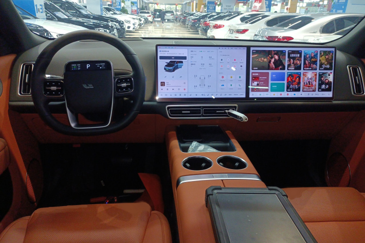 理想汽车 理想L8 2025款 Max 智能焕新版中控内饰7002