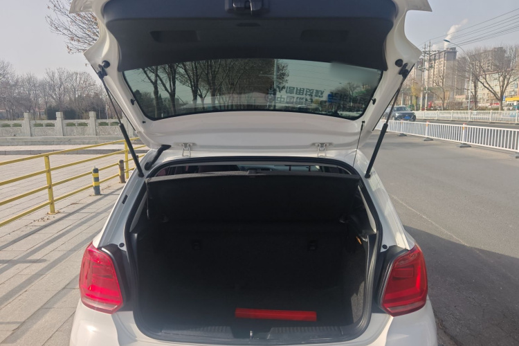 大众 Polo 2014款 1.4L 手动风尚版局部细节23