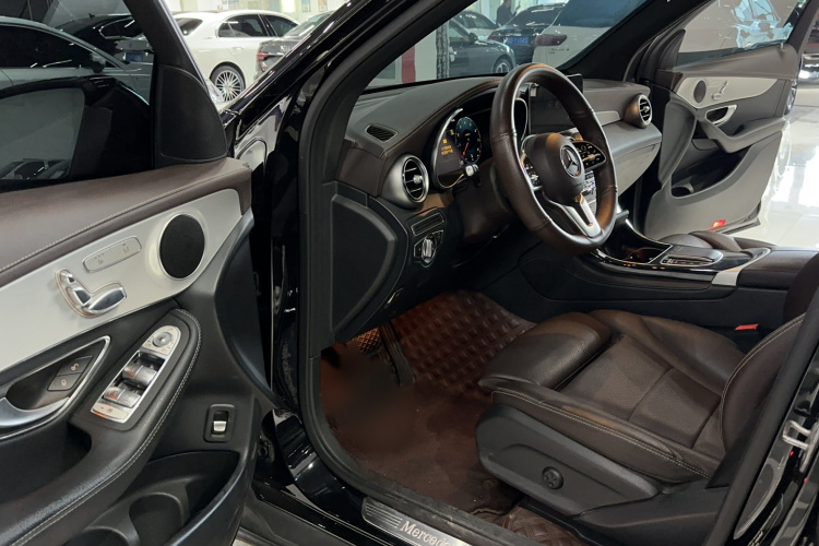 奔驰GLC 2021款 GLC 260 L 4MATIC 动感型中控内饰7002