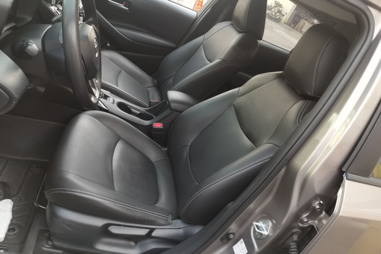 丰田 卡罗拉 2019款 1.2T S-CVT GL-i精英版中控内饰19