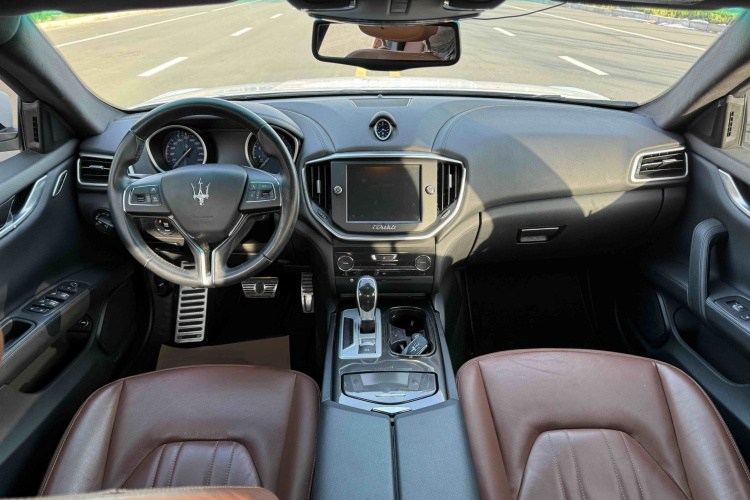 玛莎拉蒂 Ghibli 2014款 3.0T 标准版中控内饰7001
