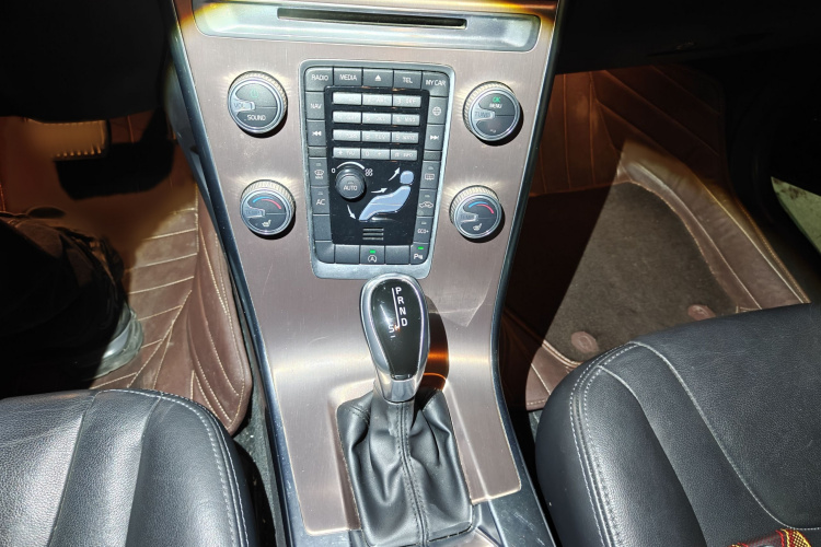 沃尔沃XC60 2017款 T5 智进版局部细节18