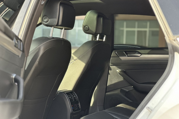 一汽-大众CC 2020款 330TSI 魅颜版 国VI车身外观6009