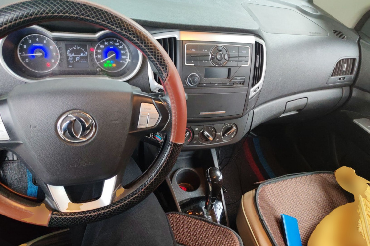 东风风神AX3 2016款 1.5L 自动尚酷型中控内饰12