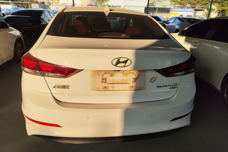 现代 领动 2016款 1.6L 自动智炫·精英型车身外观6