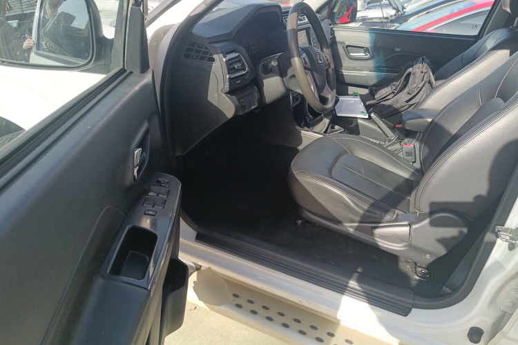 长城 风骏5 2017款 2.4L欧洲版汽油两驱进取型大双排4G69S4N中控内饰7003