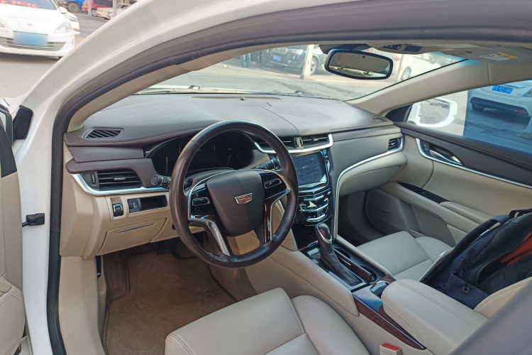 凯迪拉克XTS 2017款 28T 技术型中控内饰12