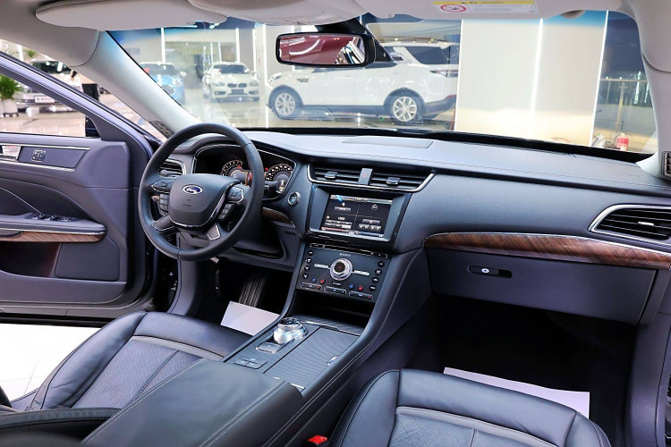 福特 金牛座 2015款 EcoBoost 325 V6旗舰型中控内饰7004