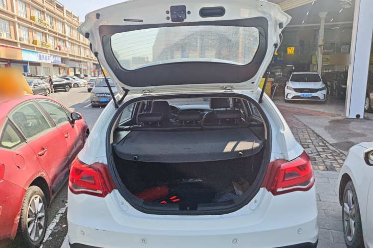 吉利汽车 帝豪 2017款 两厢RS百万款 1.5L 手动向上版机舱底盘23