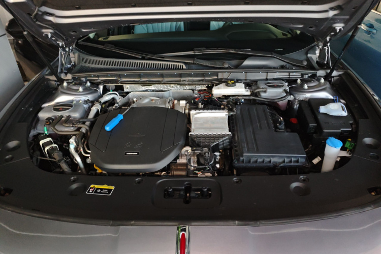 红旗H5 PHEV 2025款 170 超混版机舱底盘24