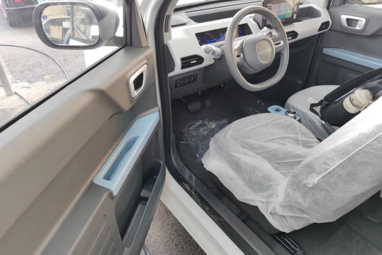 吉利银河 2024款 熊猫mini 200km 耐力熊中控内饰20