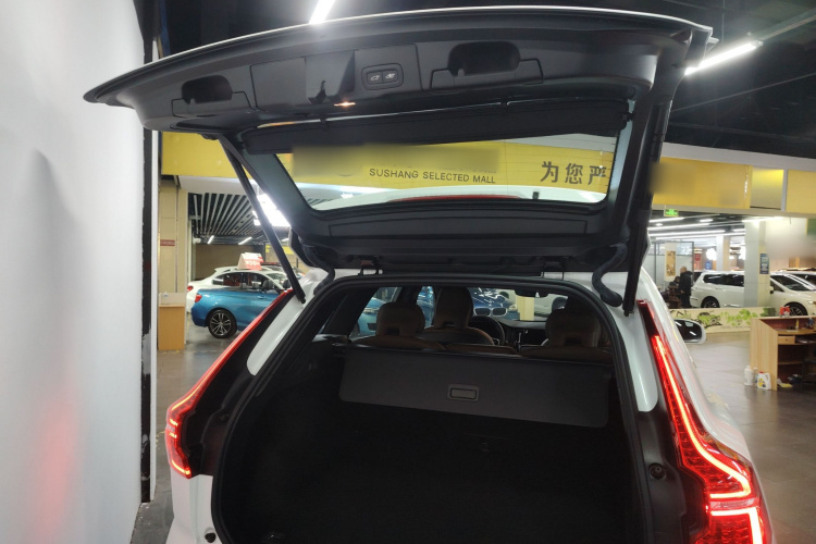 沃尔沃XC60 2025款 B5 四驱智远豪华版机舱底盘23