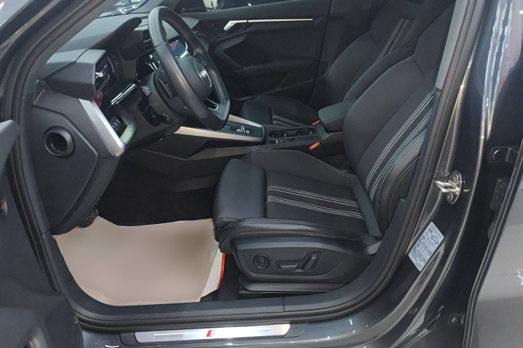 奥迪A3 2023款 改款 Sportback 35 TFSI 时尚运动型中控内饰19