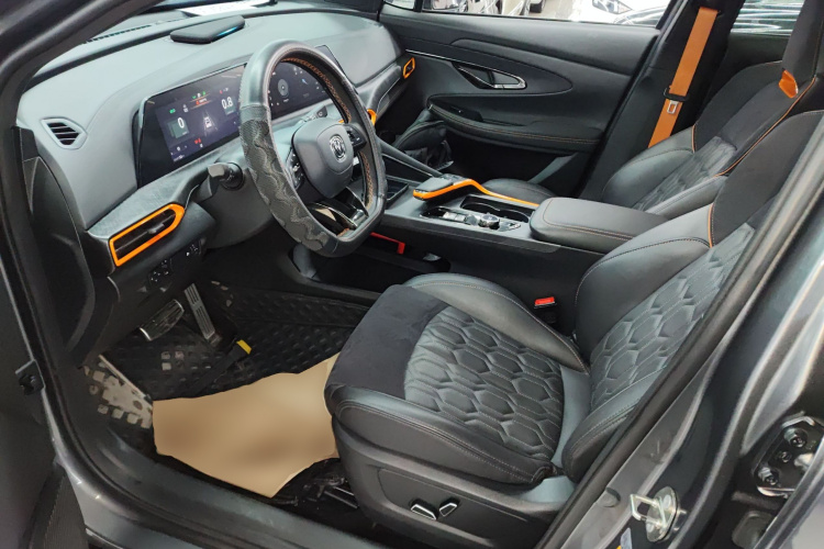 长安UNI-T 2022款 1.5T 运动版 尊贵型中控内饰7003