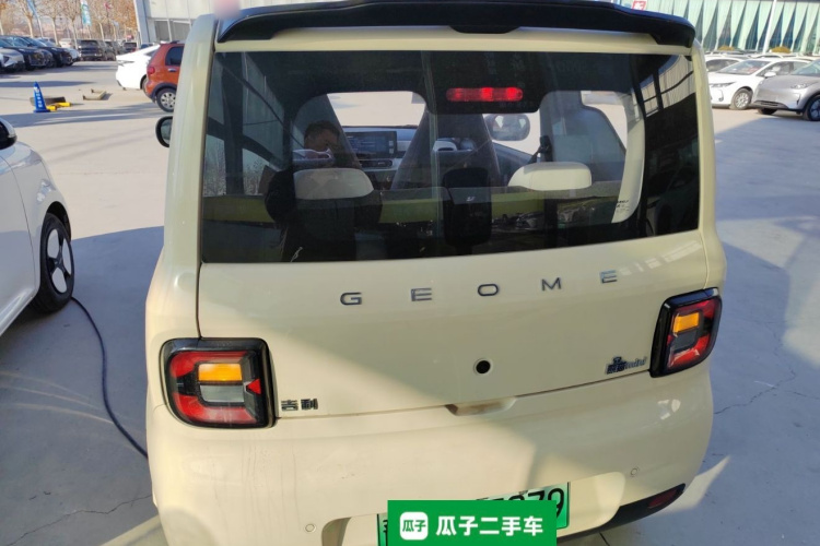 吉利银河 熊猫 2025款 210km 元气熊车身外观6