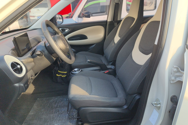 五菱汽车 五菱缤果 2023款 203km 轻享款局部细节19