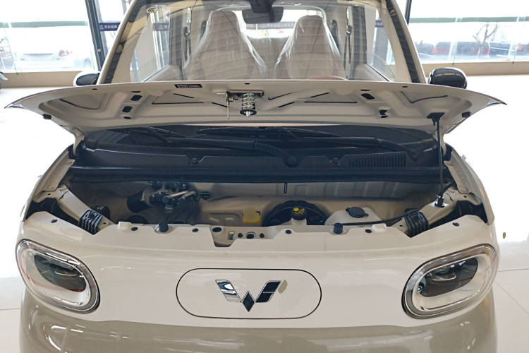 五菱汽车 宏光MINIEV 2024款 第三代 215km 青春版机舱底盘24