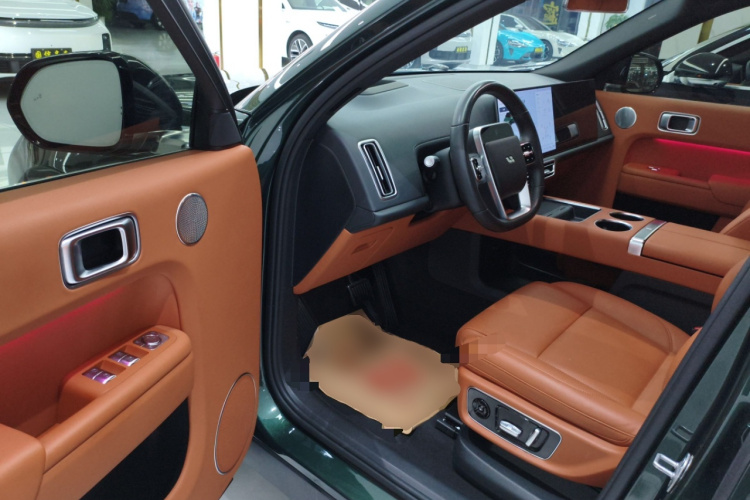 理想汽车 理想L9 2022款 Max中控内饰20