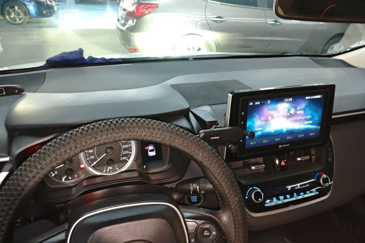 丰田 卡罗拉 2019款 1.2T S-CVT GL-i精英版中控内饰12