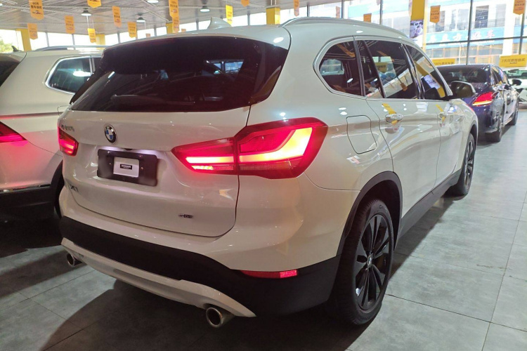 宝马X1 2021款 改款 sDrive20Li 时尚型车身外观7